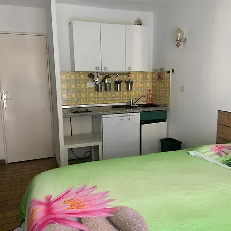 Kitchenette Avec Petite Terrasse * 레 레크